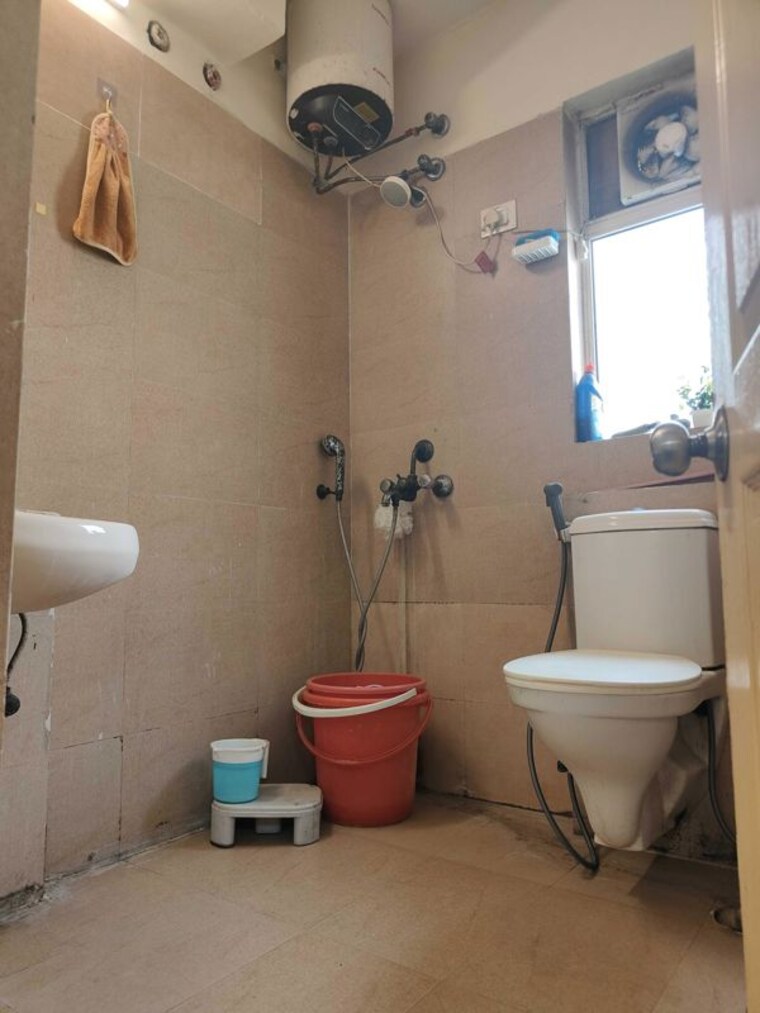 Bathroom, paras-tierea-studio-apartments 1 Bedroom 495 Sq.Ft. Apartment In Sector 137 Noida 10425269