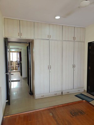 Bedroom in 2 BHK Apartment at Andheri West – for Rent