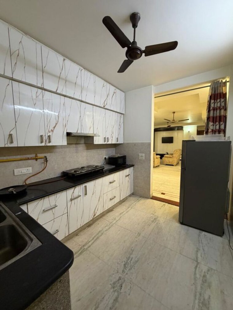 Kitchen, sector 46 3 Bedroom 300 Sq.Mt. Builder Floor In Sector 46 Noida 10425412