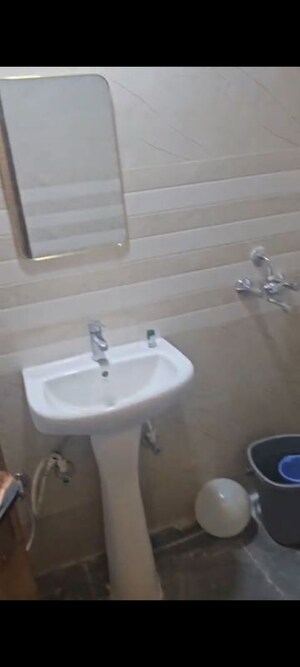 Bathroom in Studio Penthouse at Sector 1 – for Rent