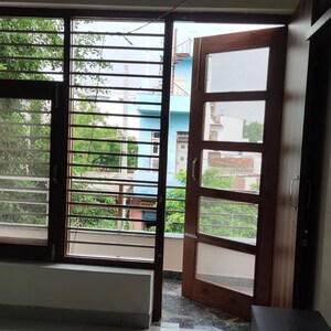 Room in 2 BHK Builder Floor at Sector 14 – for Rent