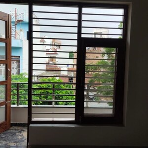 Room in 2 BHK Builder Floor at Sector 14 – for Rent