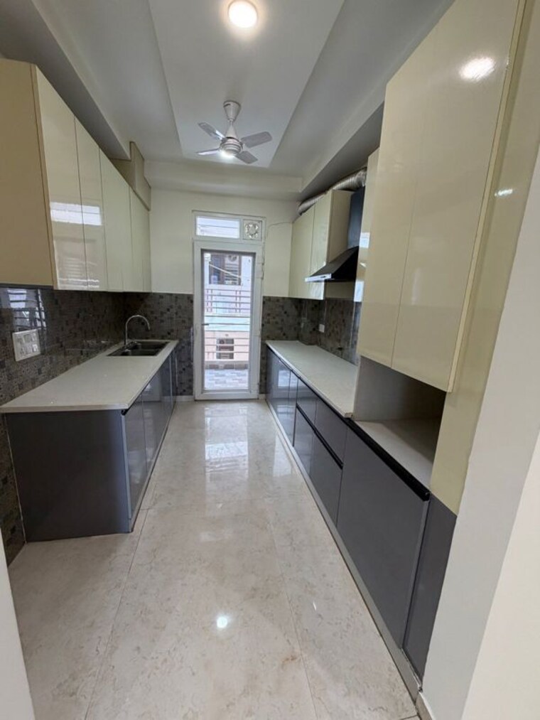 undefined, hong-kong-bazaar 3 Bedroom 1800 Sq.Ft. Builder Floor In Sector 57 Gurgaon 10425484