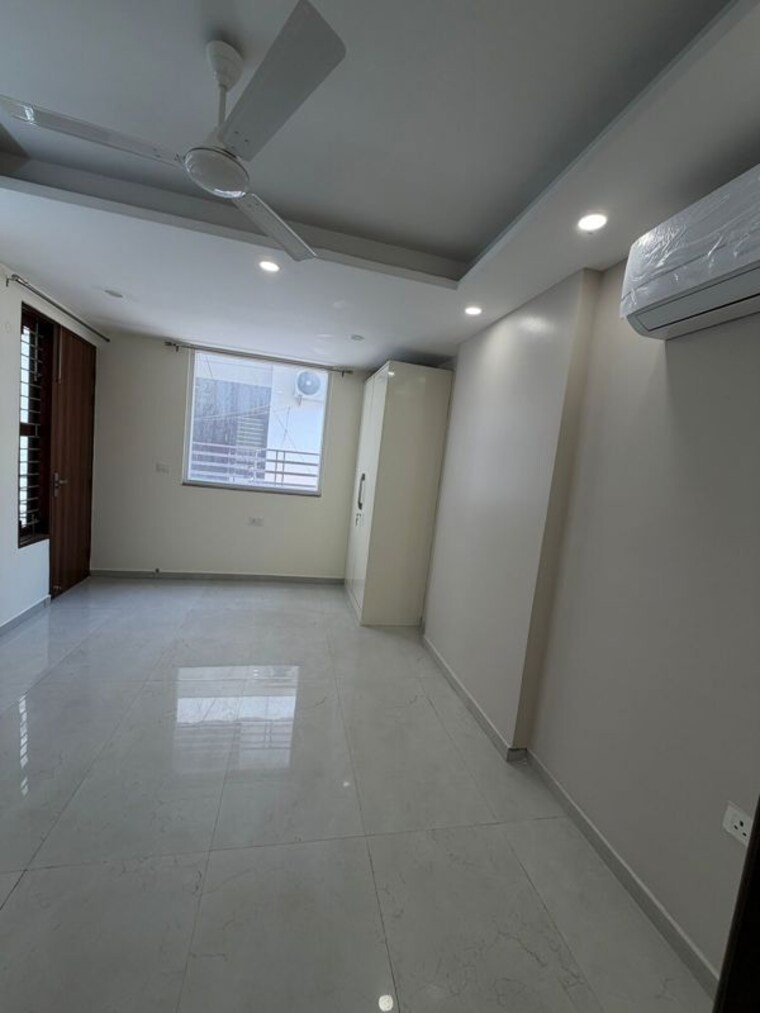 undefined, hong-kong-bazaar 3 Bedroom 1800 Sq.Ft. Builder Floor In Sector 57 Gurgaon 10425484