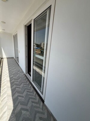 Staircase in 3 BHK Builder Floor at Hong Kong Bazaar, Sector 57 – for Rent