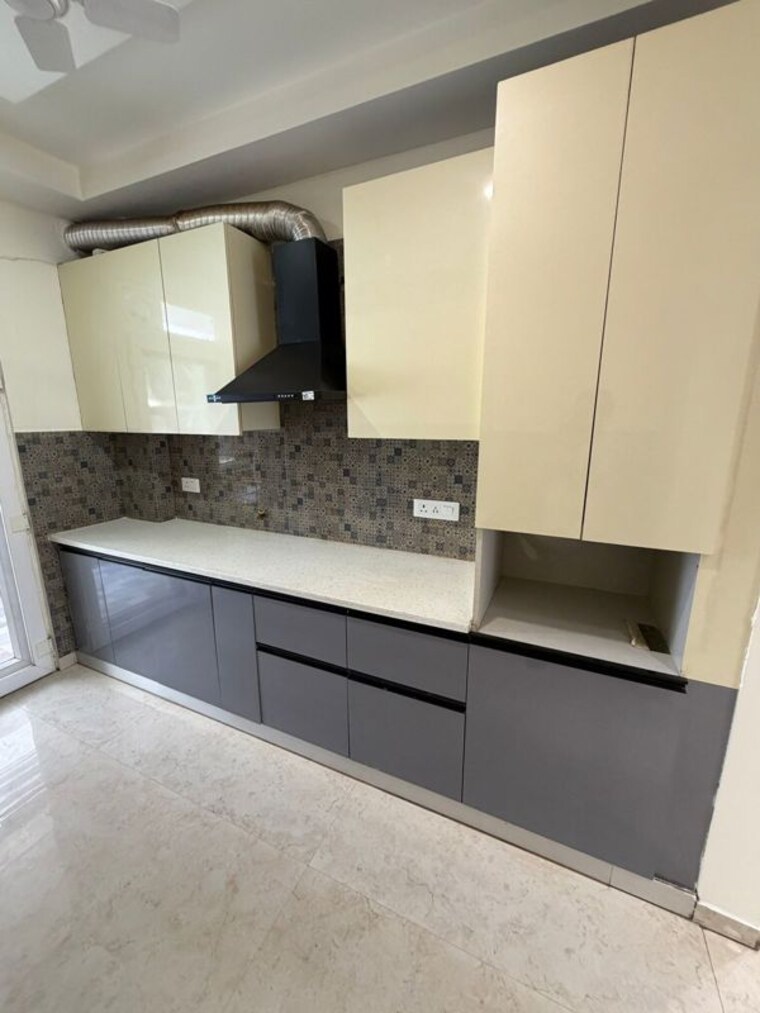 Kitchen, hong-kong-bazaar 3 Bedroom 1800 Sq.Ft. Builder Floor In Sector 57 Gurgaon 10425484
