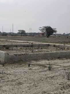 Plot For Sale in Bamnikhera