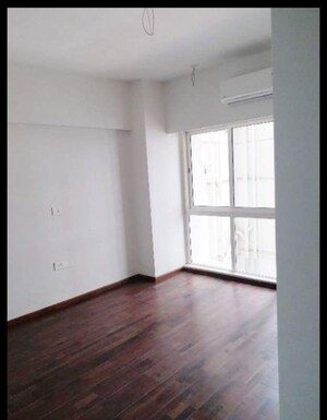 Room in 2 BHK Apartment at Omkar Meridia, Kurla West – for Rent