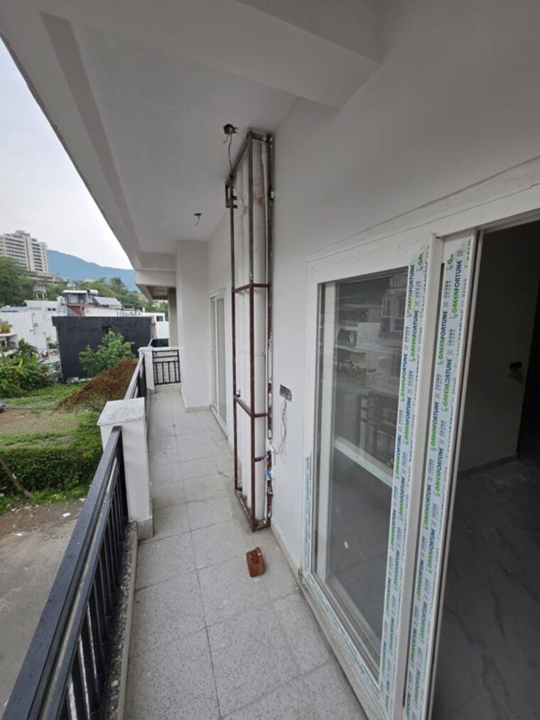 Balcony, laxman chowk 2 Bedroom 1100 Sq.Ft. Builder Floor In Laxman Chowk Dehradun 10425601