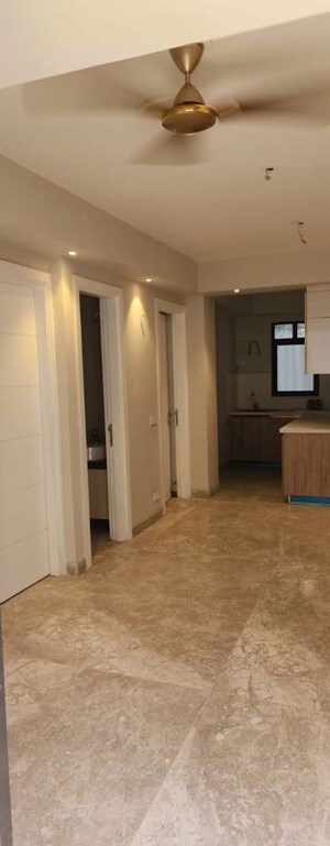 Building Lobby in 3.5 BHK Apartment at Emaar Emerald Floors Premier, Sector 65 – for Rent
