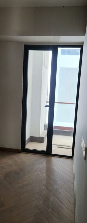 Building Lobby in 3.5 BHK Apartment at Emaar Emerald Floors Premier, Sector 65 – for Rent