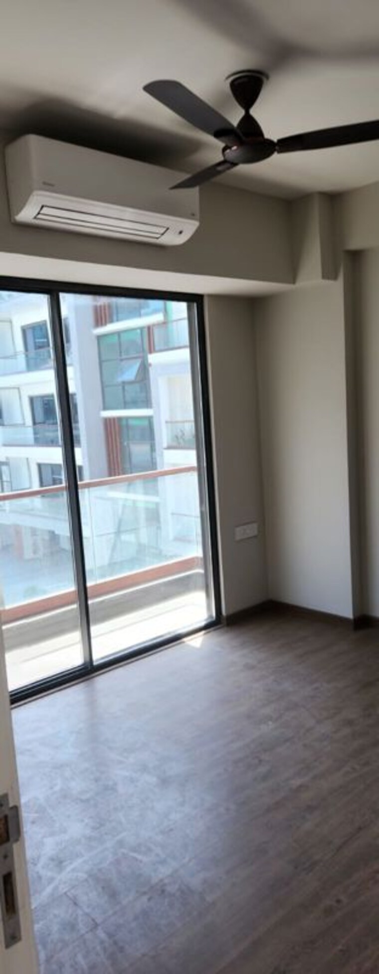 Room, emaar-emerald-floors-premier 3.5 Bedroom 1650 Sq.Ft. Apartment In Sector 65 Gurgaon 10425594