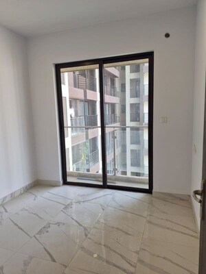 Room in 2 BHK Apartment at Risland The Icon Phase 4, Dhokali – for Rent