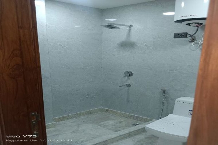 Room, govindpuri 3 Bedroom 1000 Sq.Ft. Builder Floor In Govindpuri Delhi 10425591