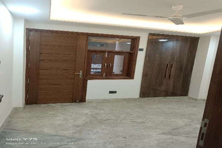 Room, govindpuri 3 Bedroom 1000 Sq.Ft. Builder Floor In Govindpuri Delhi 10425591