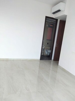Furnished Amenities in 1 BHK Apartment at Rajesh White City, Kandivali East – for Rent