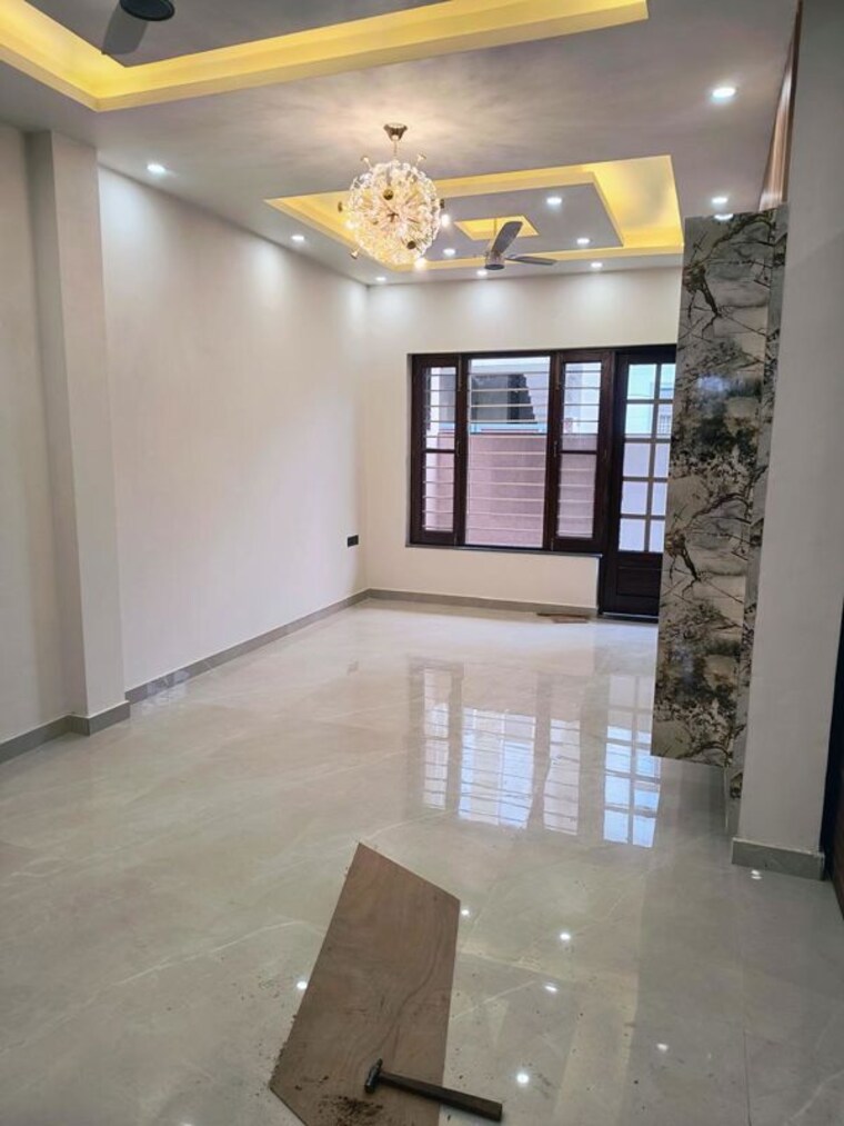 Room, laxman chowk 4 Bedroom 94 Sq.Yd. Independent House In Laxman Chowk Dehradun 10425655