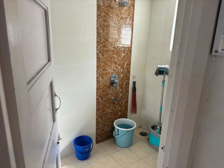 Bathroom, deccan gymkhana 2 Bedroom 1000 Sq.Ft. Apartment In Deccan Gymkhana Pune 10425703