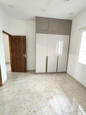 Room in 2 BHK Builder Floor at Hsr Layout Sector 2 – for Rent