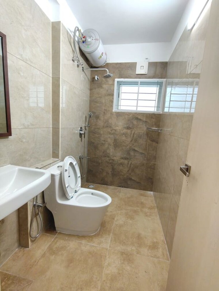 Bathroom, hsr layout sector 2 2 Bedroom 1200 Sq.Ft. Builder Floor In Hsr Layout Sector 2 Bangalore 10425693