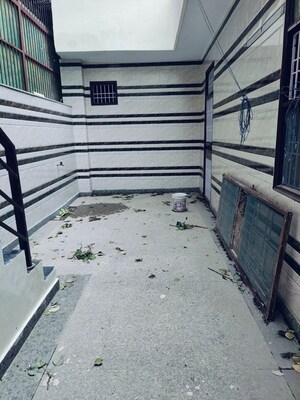 Staircase in 1 BHK Villa at Sector 52 – for Rent