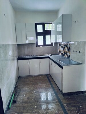 Kitchen in 1 BHK Villa at Sector 52 – for Rent