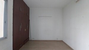 Room in 2 BHK Apartment at Signature Global Prime, Sector 63a – for Rent
