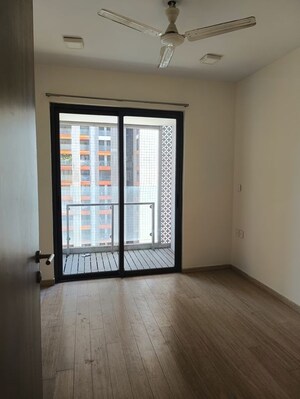 Room in 2 BHK Apartment at Lodha New Cuffe Parade, Wadala – for Rent