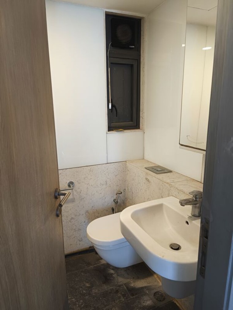 Bathroom, lodha-new-cuffe-parade 2 Bedroom 912 Sq.Ft. Apartment In Wadala Mumbai 10425760