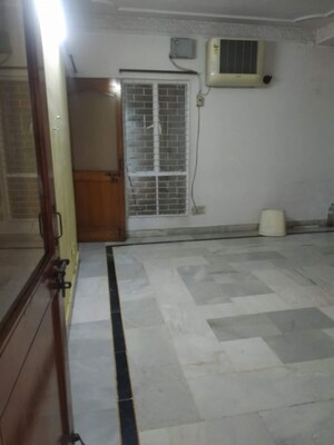 Room in 3 BHK Apartment at Pitampura – for Sale