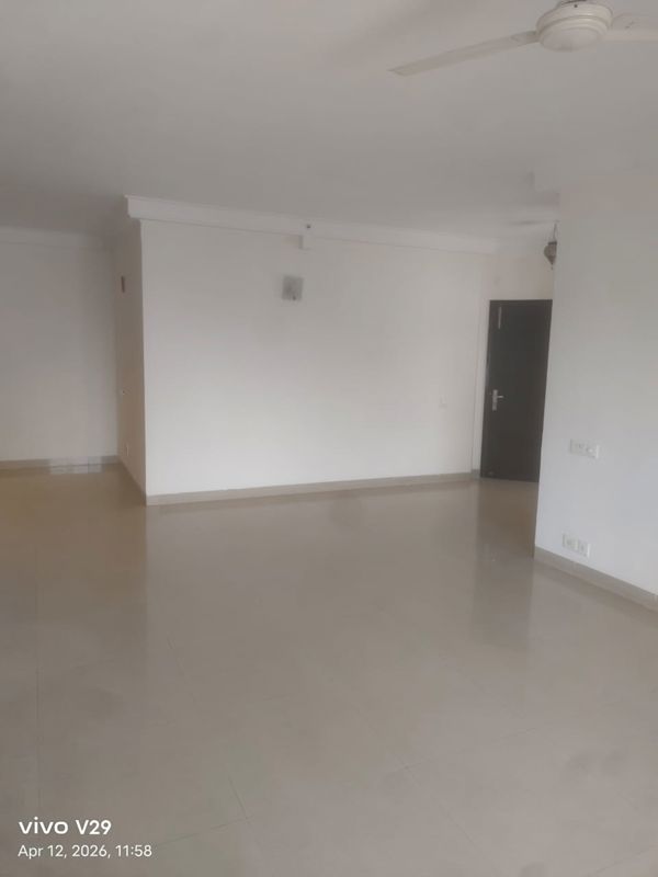 2 BHK + Pooja Room 1300 Sq.Ft. Builder Floor in Unitech South City II