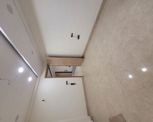 Room in 4 BHK Builder Floor at Green Fields Colony – for Rent