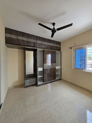 Room in 2 BHK Builder Floor at Hal Layout – for Rent