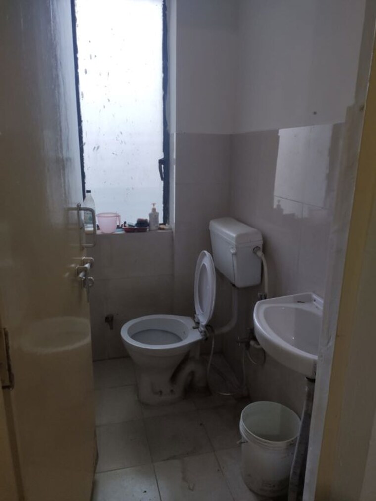 Bathroom, mahindra-aura 3 Bedroom 1407 Sq.Ft. Apartment In Sector 110a Gurgaon 10425843