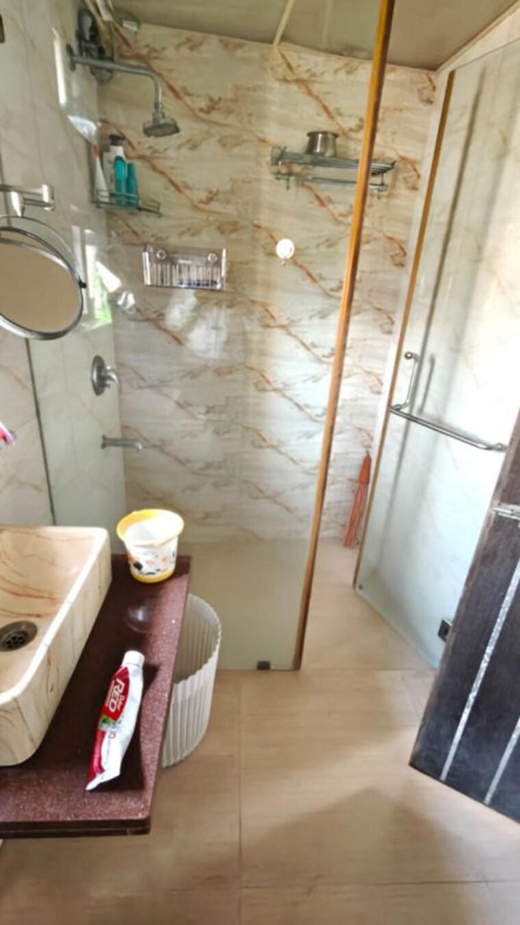 Bathroom, atul-blue-mountains 2.5 Bedroom 1050 Sq.Ft. Apartment In Malad East Mumbai 10425836