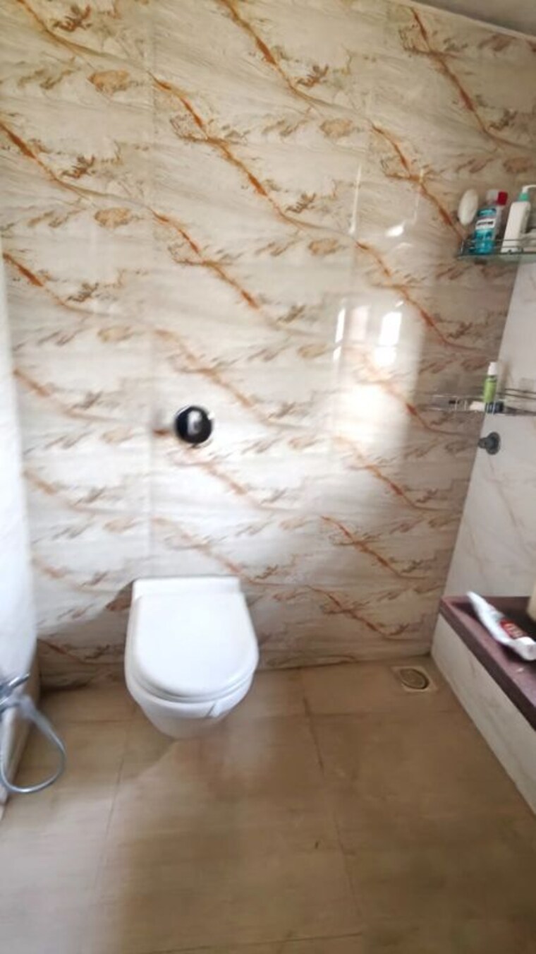 Bathroom, atul-blue-mountains 2.5 Bedroom 1050 Sq.Ft. Apartment In Malad East Mumbai 10425836