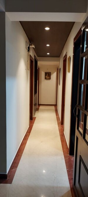 Room in 3 BHK Apartment at Dindoshi – for Rent
