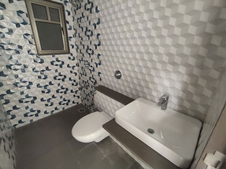 Bathroom, gurukrupa-astter 2 Bedroom 850 Sq.Ft. Apartment In Wadgaon Sheri Pune 10425916