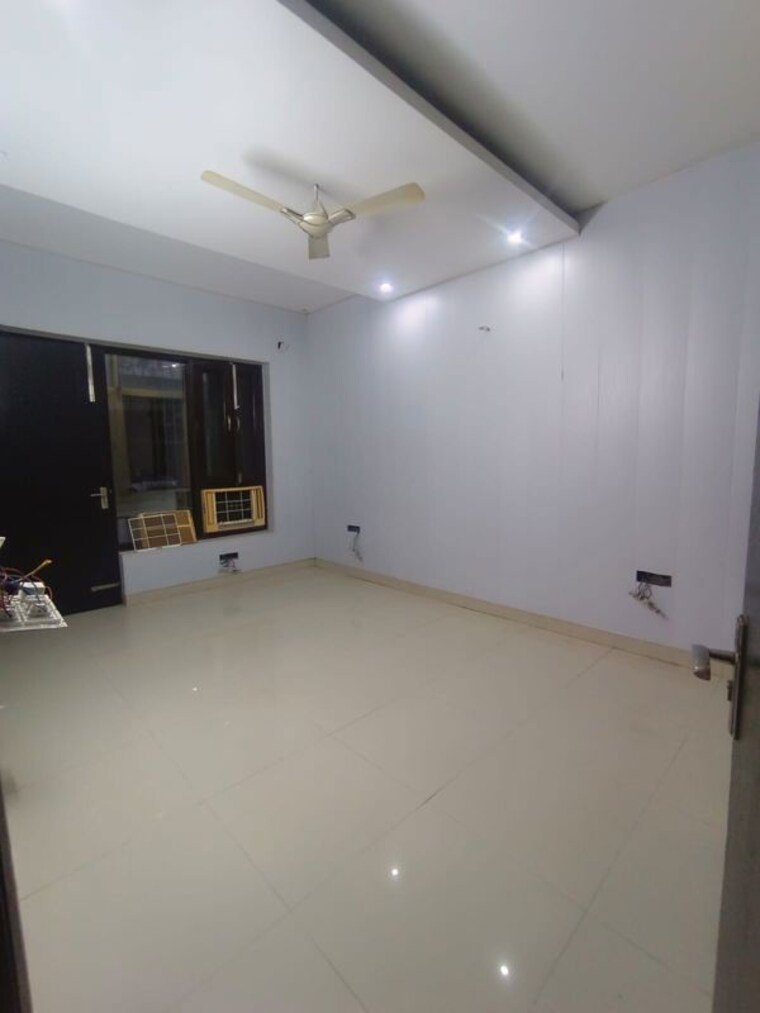 Room, uppal-southend 3 Bedroom 2100 Sq.Ft. Builder Floor In Sector 49 Gurgaon 10425904