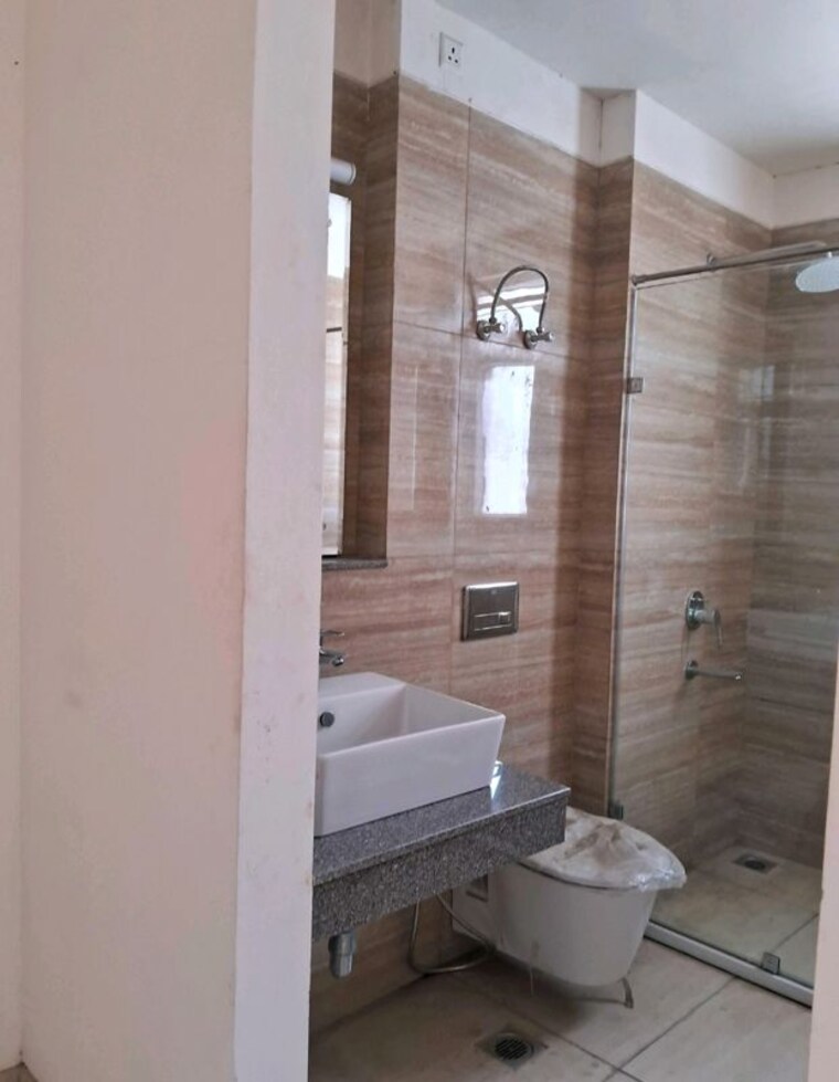 Bathroom, vatika-sovereign-park 3.5 Bedroom 2890 Sq.Ft. Apartment In Sector 99 Gurgaon 10425939