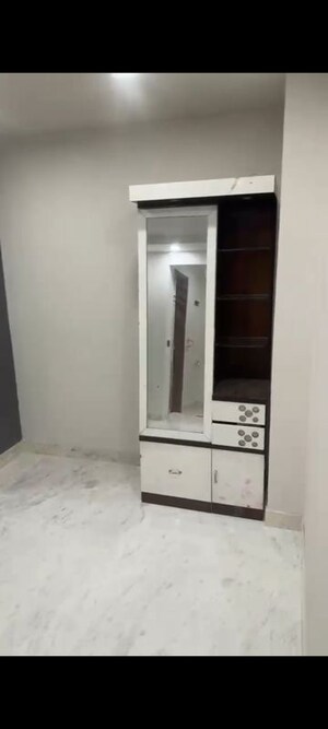 Room in 1 BHK Builder Floor at Greater Kailash I – for Rent