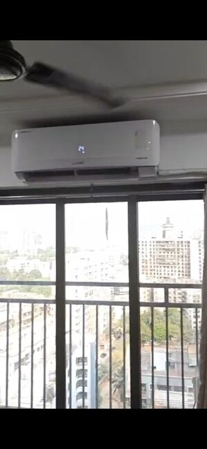 Room in 2 BHK Apartment at Goodbuild Shepherd Royal, Goregaon West – for Rent