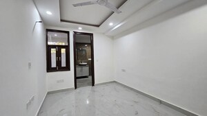 Room in 3 BHK Builder Floor at Saket – for Rent