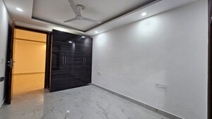 Room in 3 BHK Builder Floor at Saket – for Rent