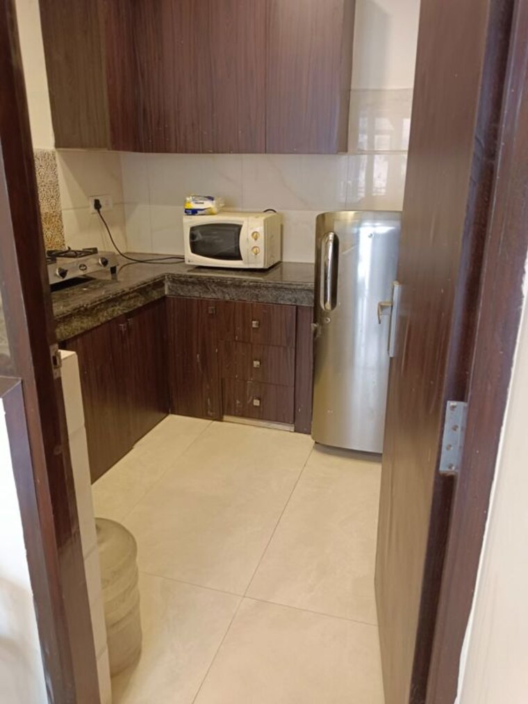 Bathroom, lajpat nagar 4 1.5 Bedroom 899 Sq.Ft. Builder Floor In Lajpat Nagar 4 Delhi 10425976