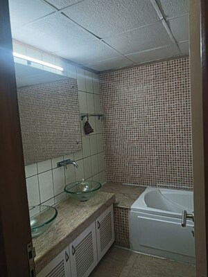 Bathroom in 3 BHK Apartment at Unitech Uniworld Gardens, Sector 47 – for Rent