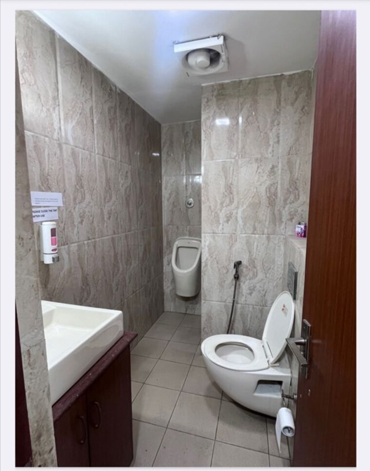 Bathroom, jasola Commercial Office Space 2245 Sq.Ft. In Jasola Delhi 10426018