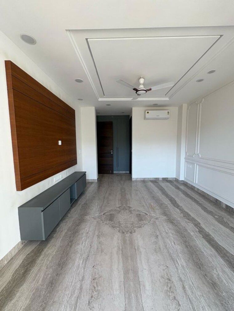 Room, sector 57 4 Bedroom 2150 Sq.Ft. Builder Floor In Sector 57 Gurgaon 10426021