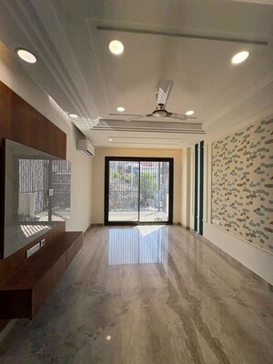 4 BHK Builder Floor For Rent in Sector 57