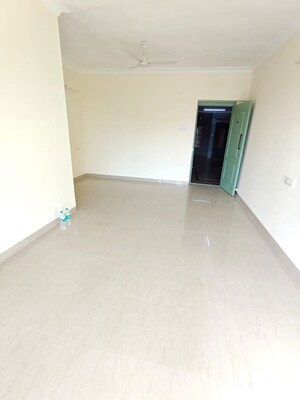 Room in 2 BHK Apartment at K Raheja Heights, Malad East – for Rent